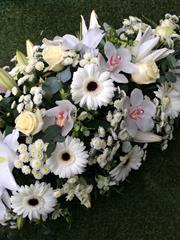 3ft(91cm)teardrop spray in whites and creams whites and creams