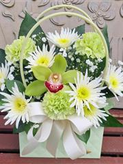 Handbag arrangement in lime green