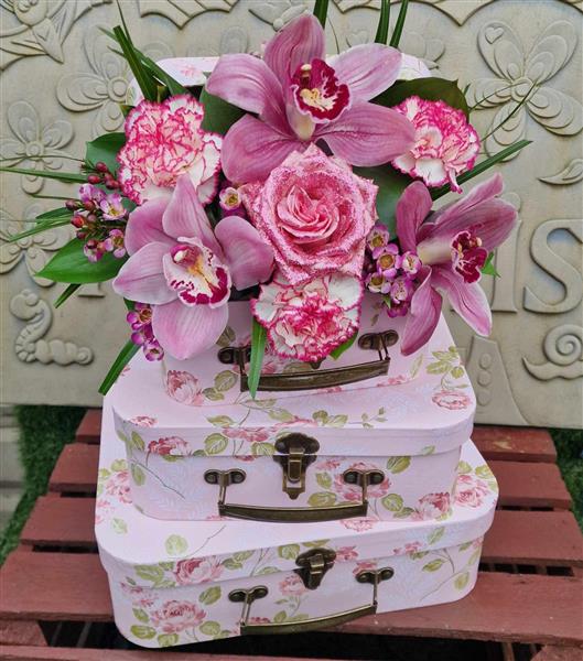 Pretty pinks suitcase - Main Image